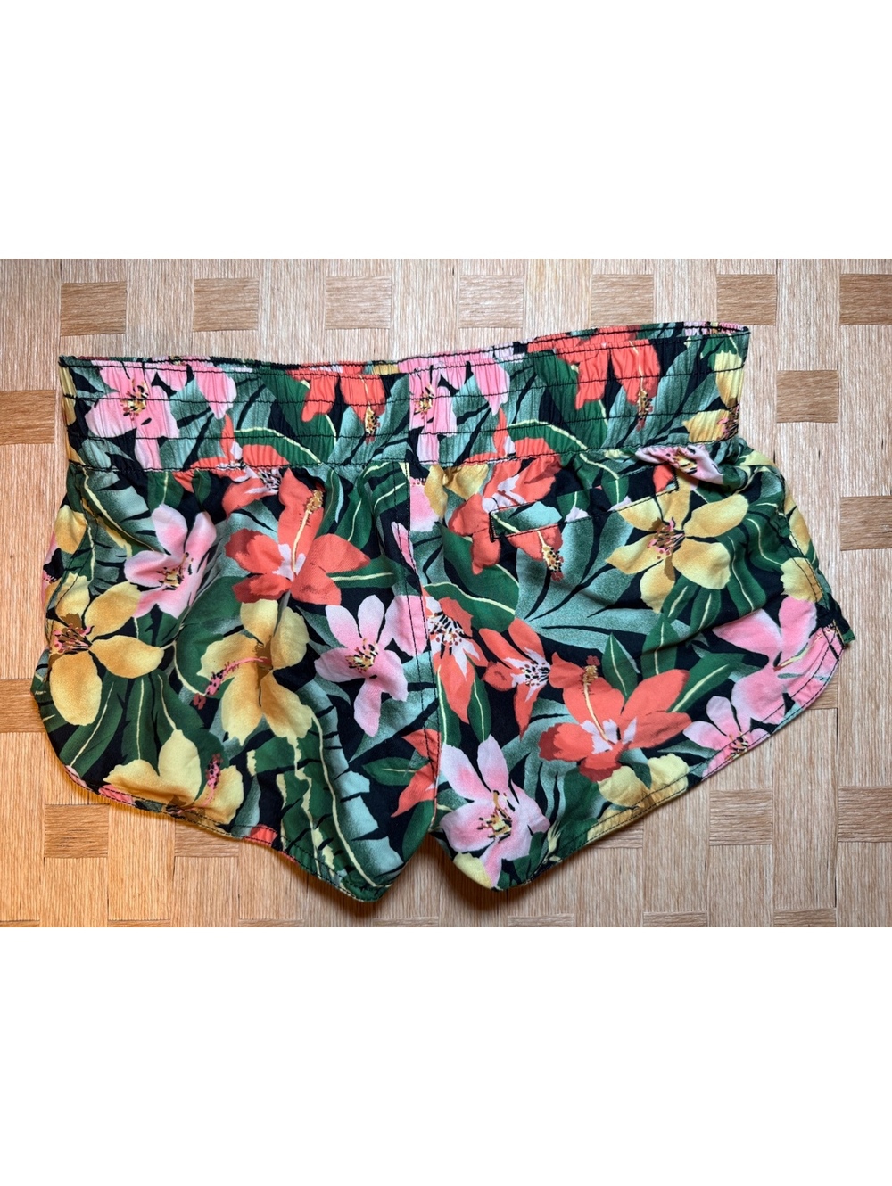 VOLCOM S - Picture 4 of 6